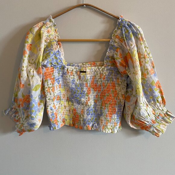 Billabong Floral Cropped Blouse with Smocked Bodice and Billow Sleeves - Picture 7 of 9